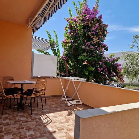 Cudina Apartman *